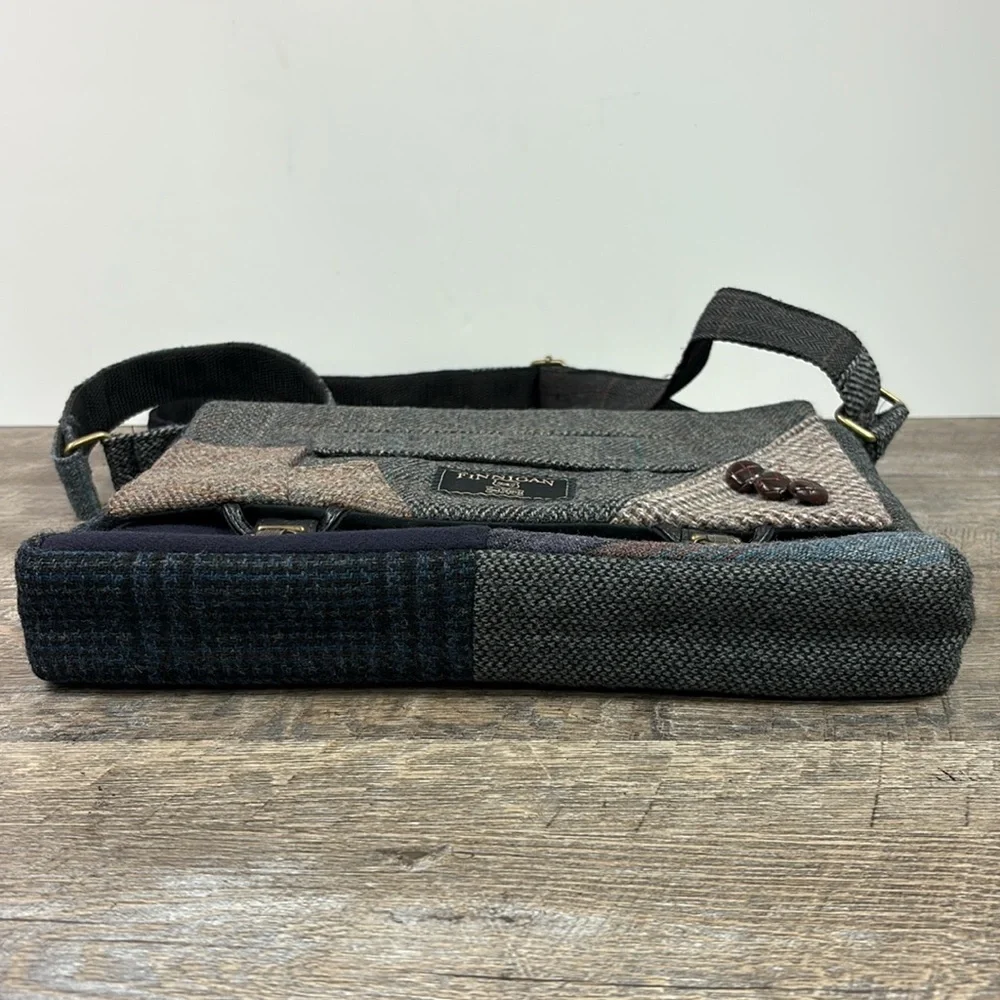 Finnigan 15” Laptop Messenger Bag
